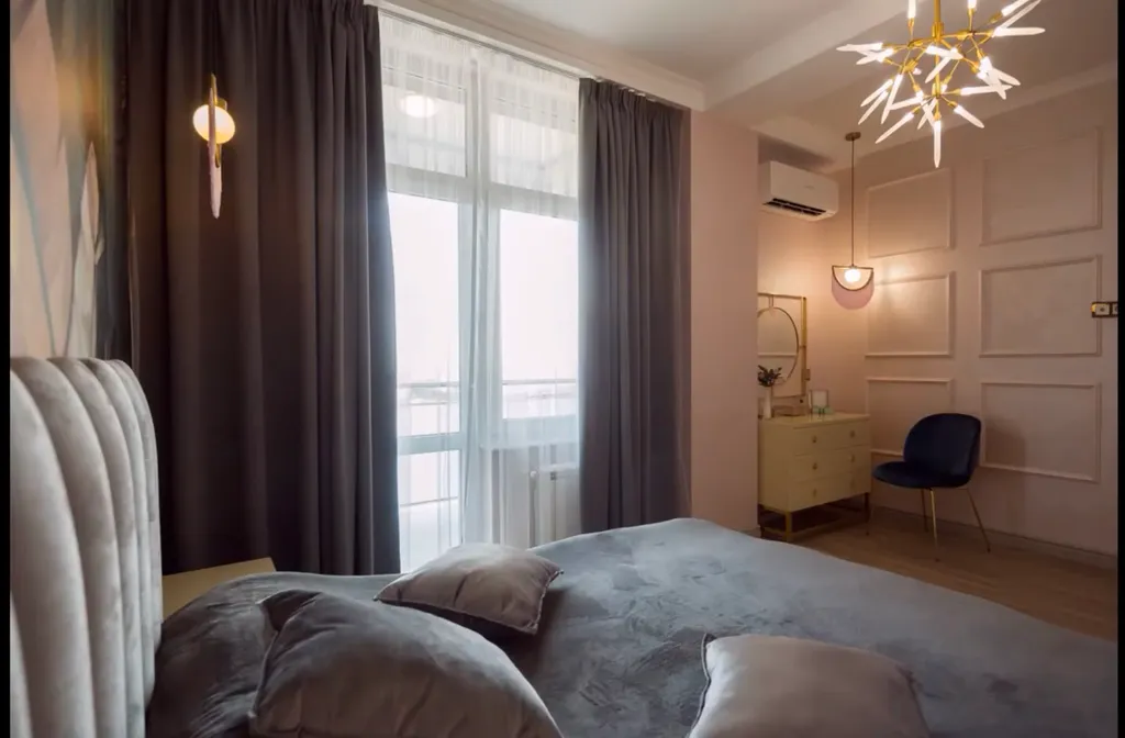 Дизайнерская большая квартира на берегу моря