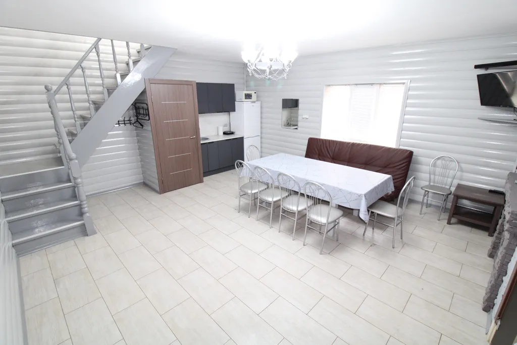 Дом для отдыха с сауной, бассейном, бильярдом