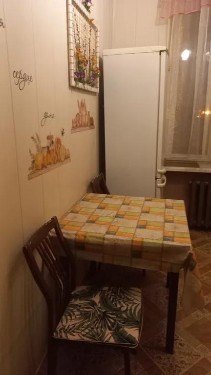 Двухкомнатная раздельная квартира в Ленинском районе ,рядом,, Аквопарк