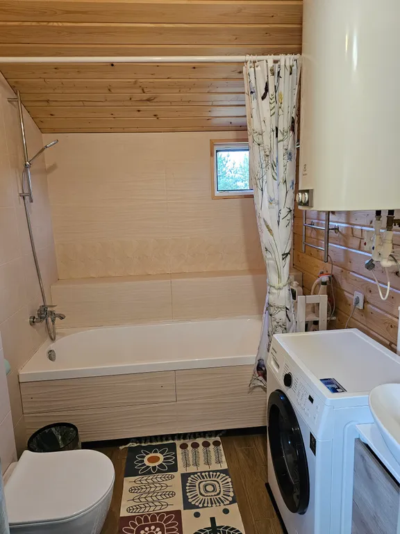 Уединенный дом в лесу