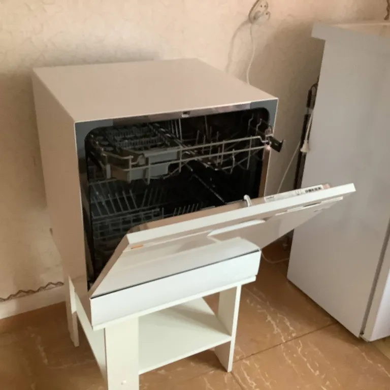 Этаж в коттедже с огромным балконом, 2 спальнями, гостиной и кухней