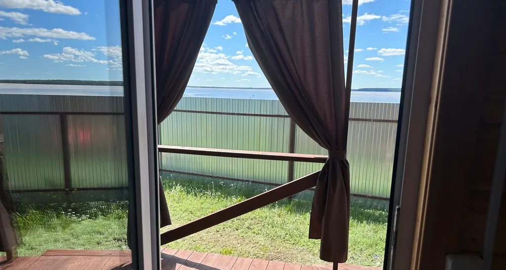 Жилье на озере Медвежьем