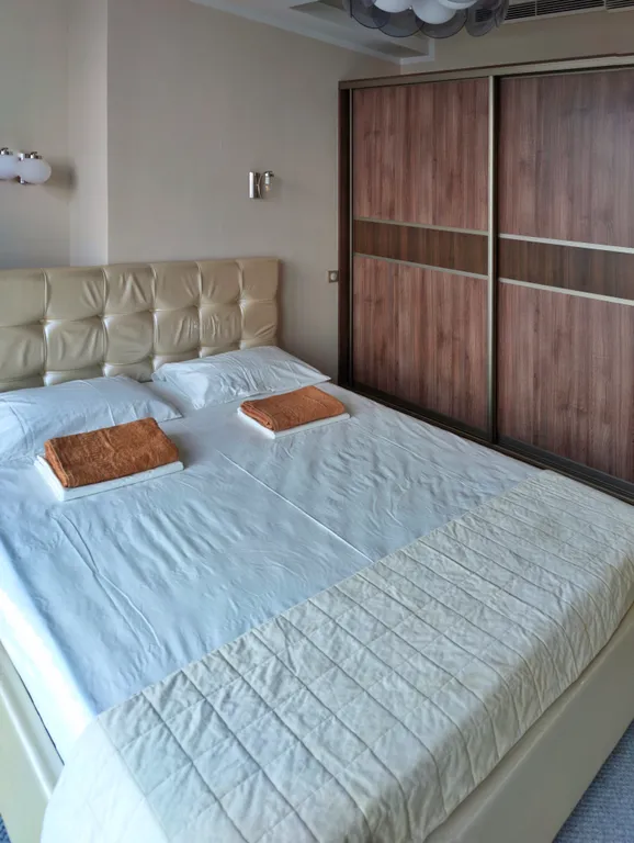 Видовая 2-комнатная квартира в Золотой Бухте