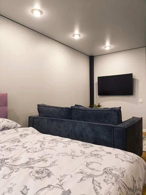 Studio apartment with designer renovation in the center of Pervomayska