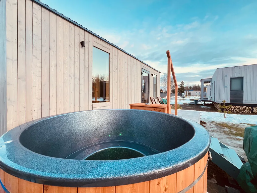 Новый комфортабельный дом для отдыха на берегу лесного озера