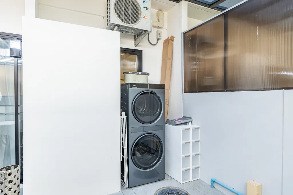 Awesome 3bd Townhouse with a patio