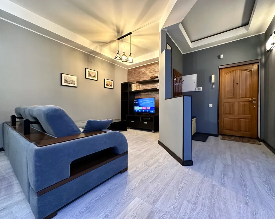 Квартира Двухкомнатная студия. Идеальная локация. Парковка во дворе. — аренда посуточно в Ярославль