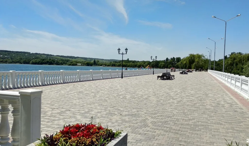 Уютная квартира в районе озера и Парка Победы