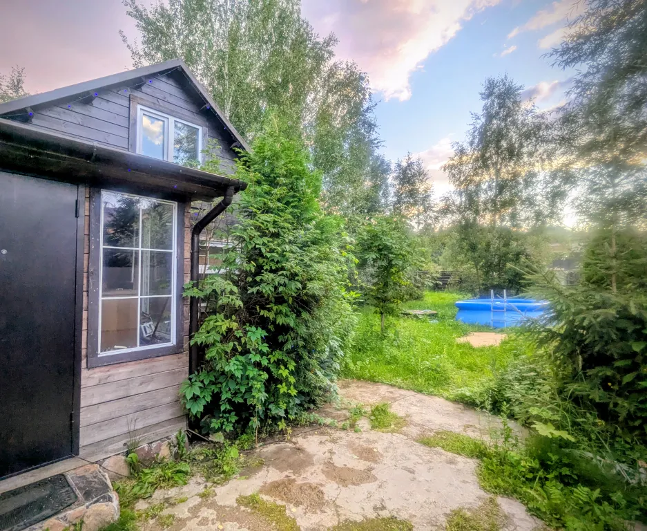Коттедж Уютный домик с камином и бассейном — Глазово