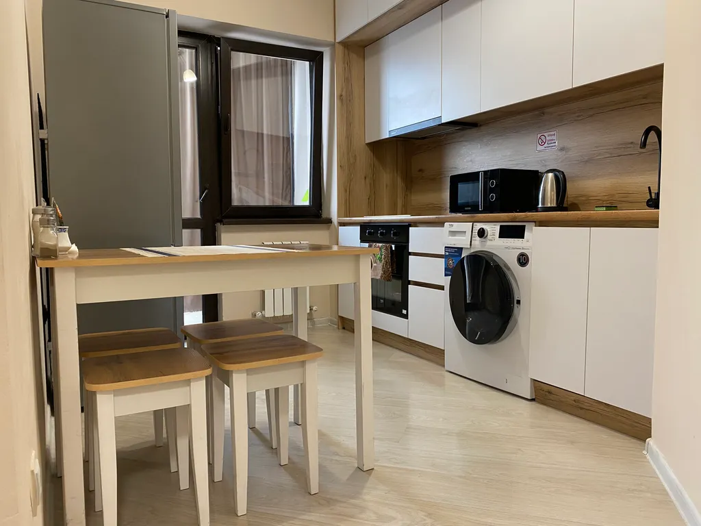 Комфортная квартира в доме у реки, возле входа в центральный парк