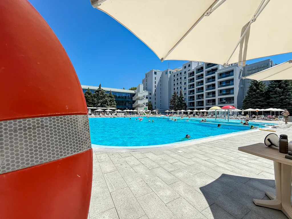 Квартира Квартира Студия в апарт-отеле с бассейном, собственным песчаным пляжем, парком — Анапа