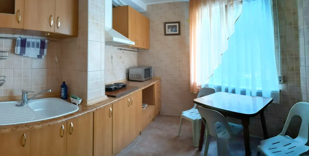 Современный семейный номер с видом на море