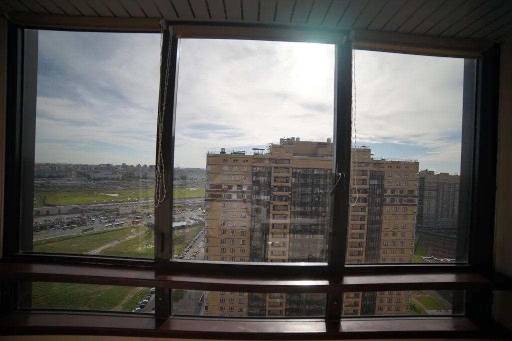 Квартира комфорт, бизнес класса возле метро Парнас