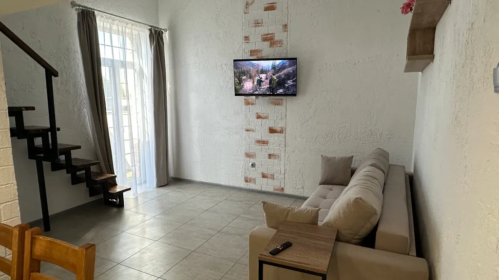 Новая уютная квартира в частном районе