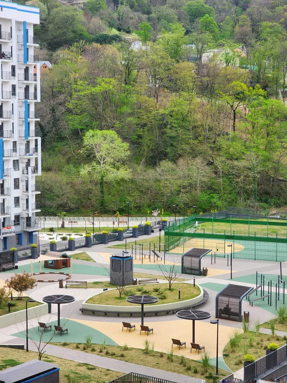 Просторная студия для четырёх человек