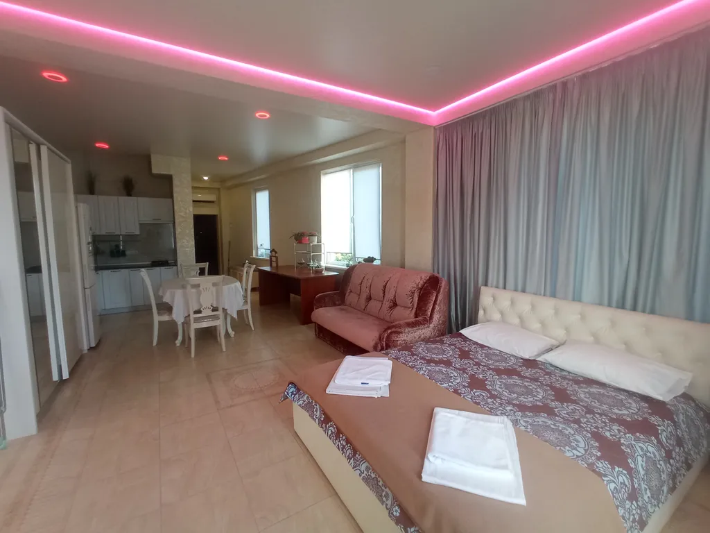 Двухкомнатная квартира с отдельной спальней 2.1