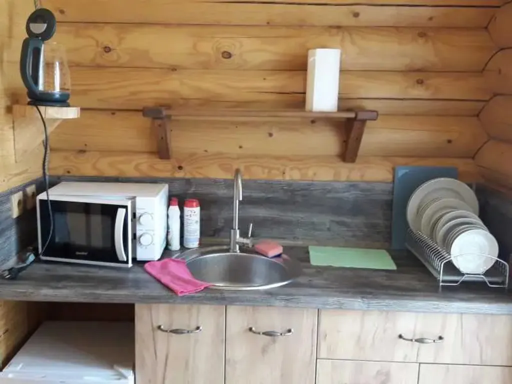 Коттедж Уютный Малый домик отдельный с террасой — Кучугуры