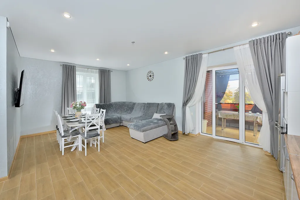 Уютный дом на берегу озера Банное