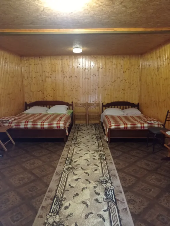 Коттедж Семейный дворик — аренда посуточно в Пицунда