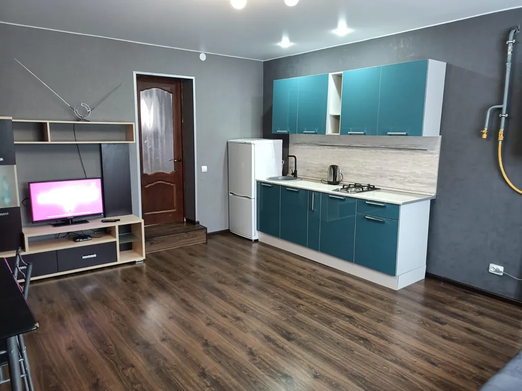 Благоустроенный дом на берегу реки