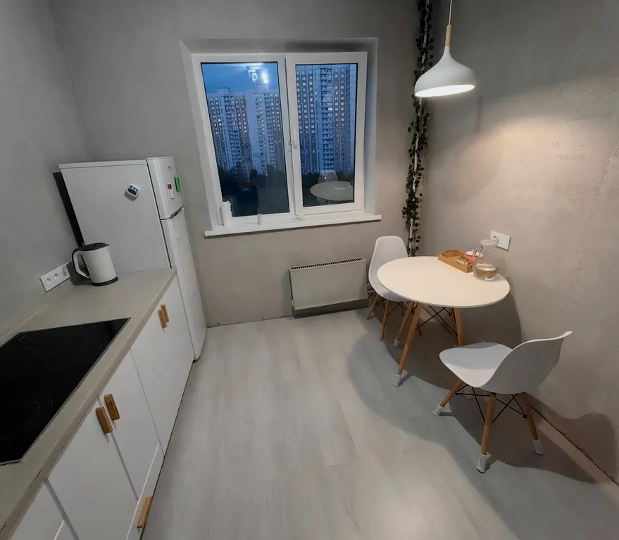 Отдельная комната с фитнес зоной. рядом с метро.