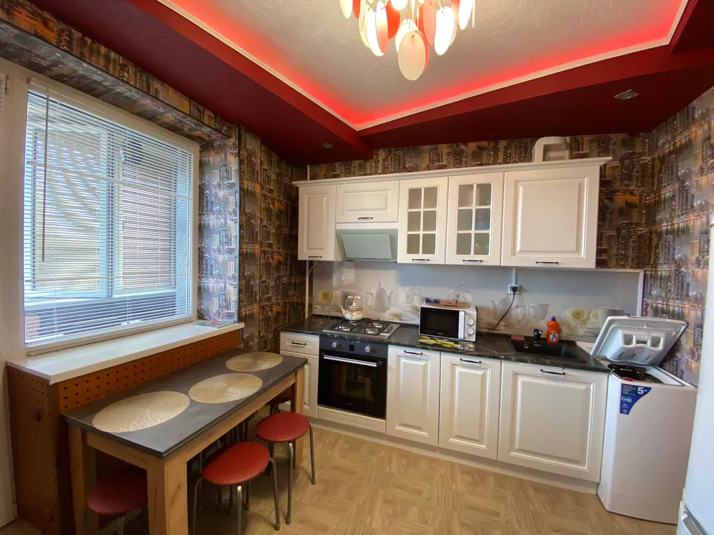 Рядом с трассой М4, уютная видовая квартира в центре города с джакузи