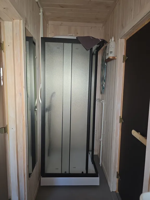 Коттедж Дом-студия Атмосфера с панорамой Азовского моря — Кучугуры