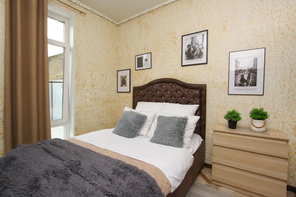 Современный дом с баней и караоке