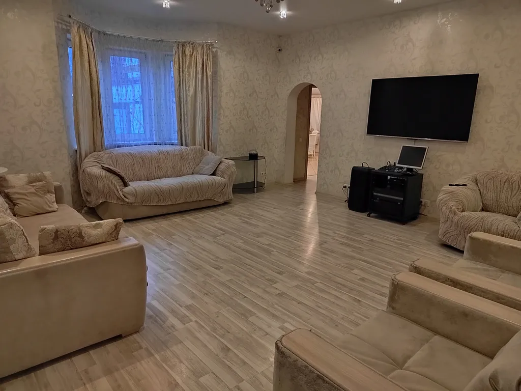 10-комнатный Дом