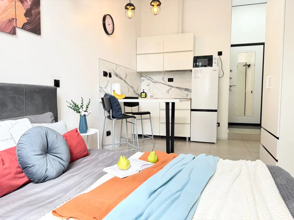 Студия с дизайнерским ремонтом