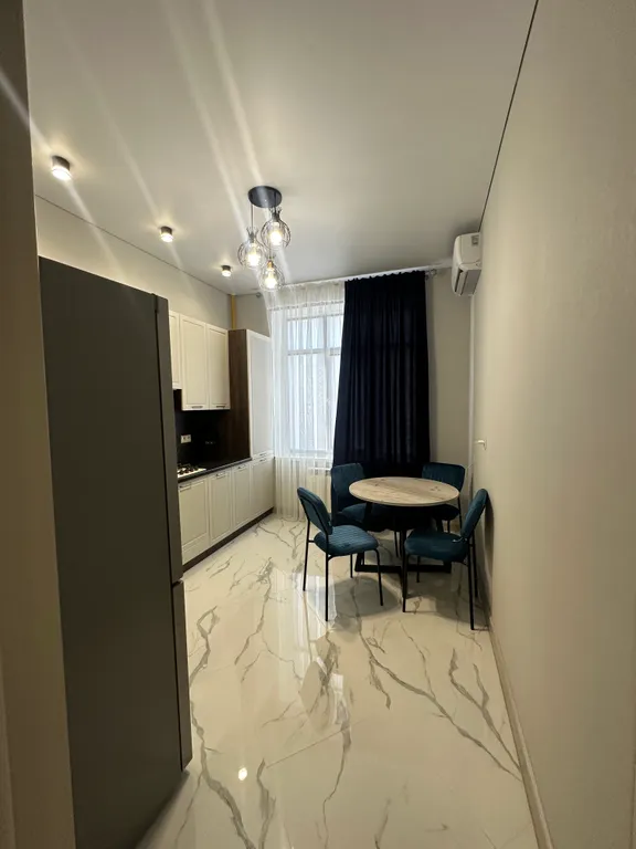 Уютная новая квартира в центре города в 10мин от моря