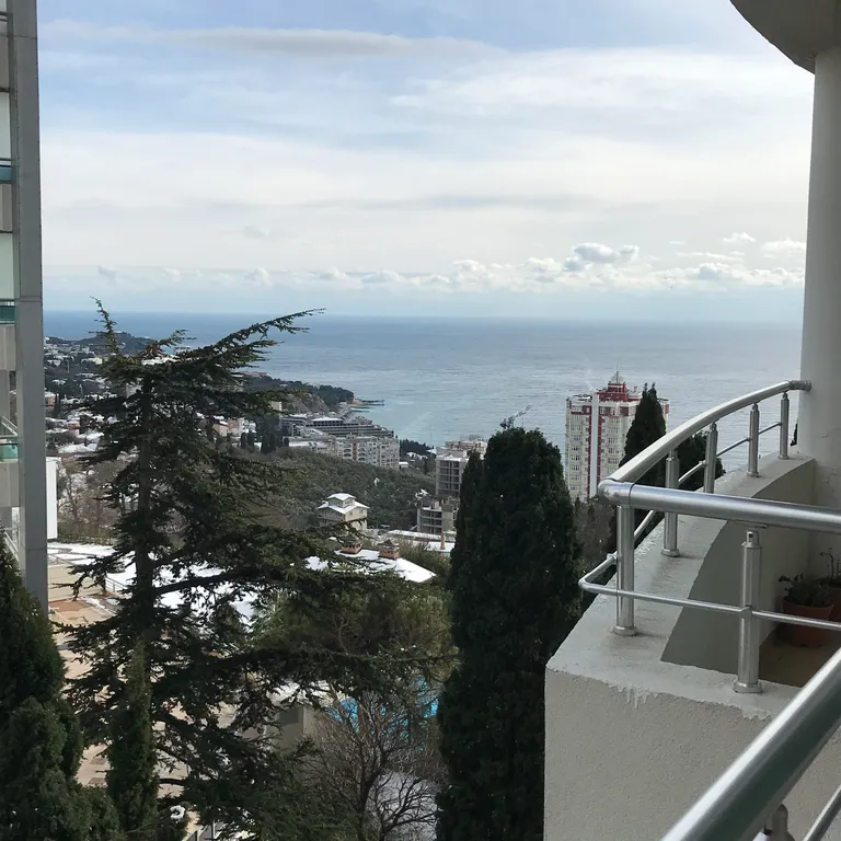 Студия с видом на море