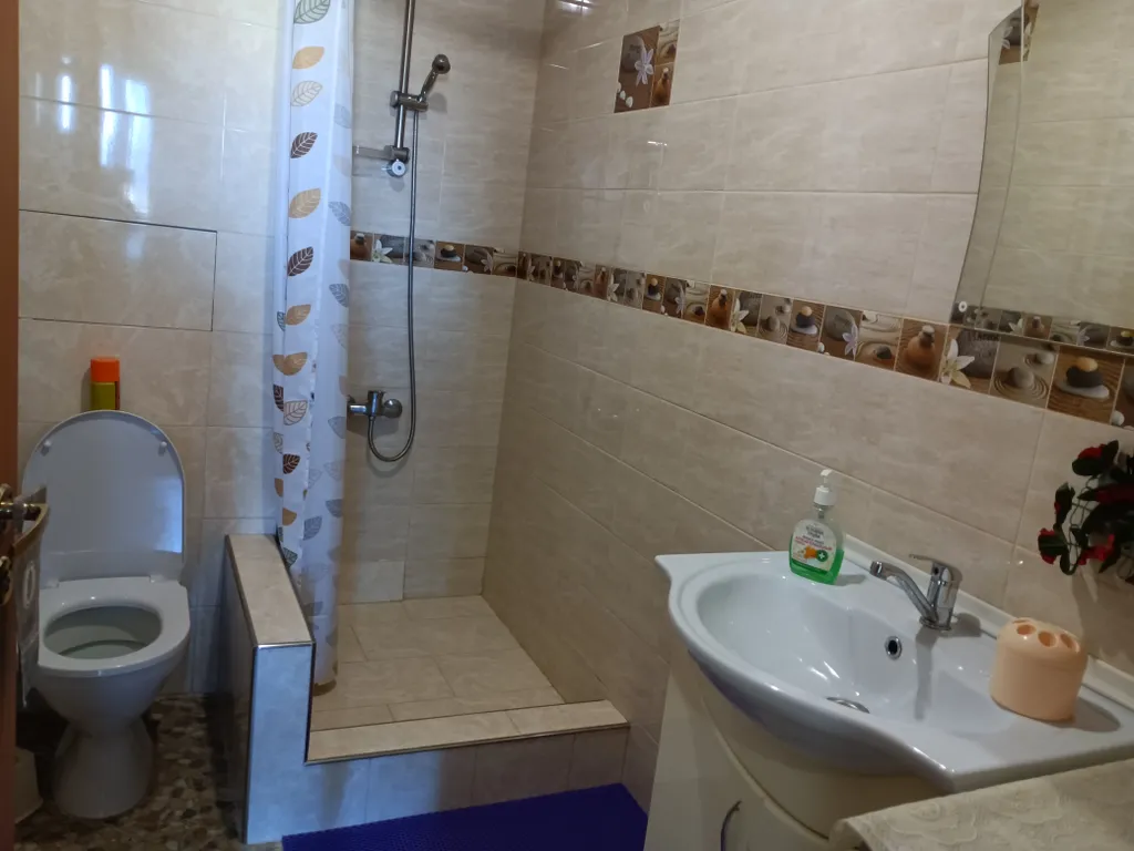 Коттедж с видом на горы для отдыха на природе