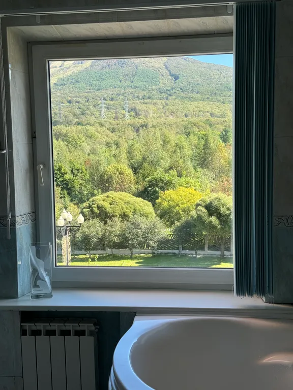 Комфортная двухкомнатная квартира рядом с Горным воздухом!