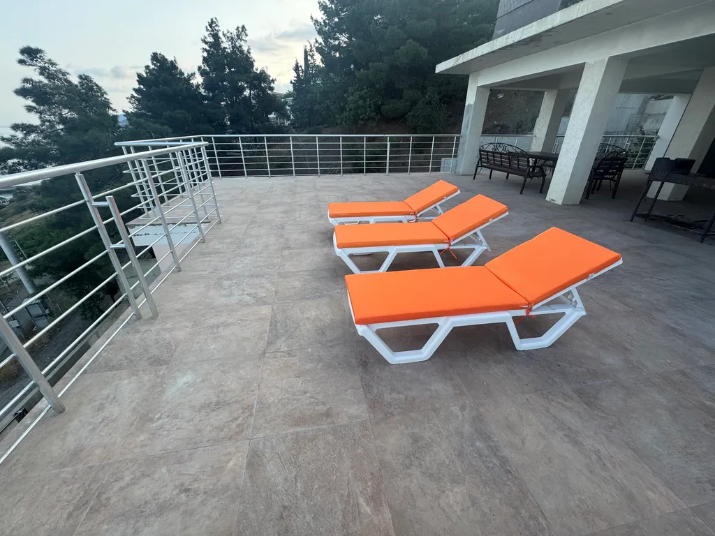 Четырехместный Люкс с балконом и видом на море