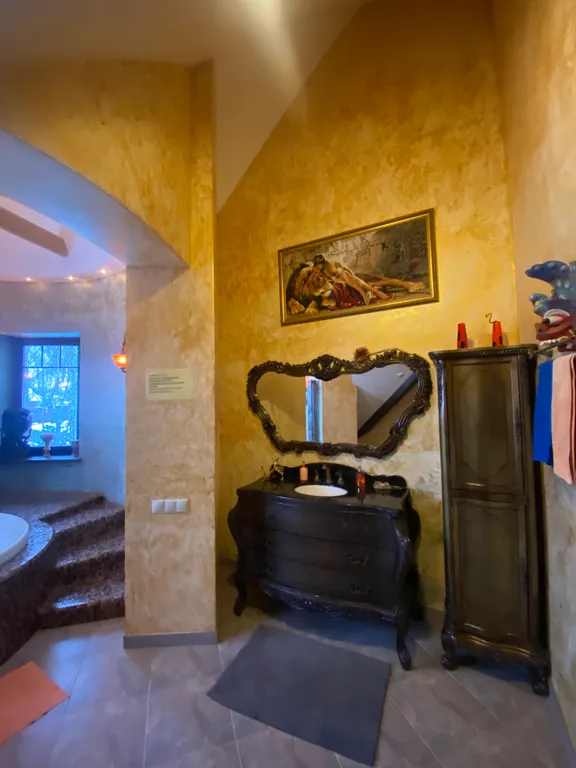 Коттедж с баней и джакузи рядом с горками