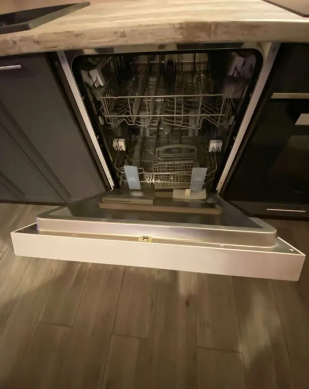 Домик у озера