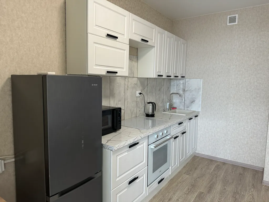 Современная однокомнатная квартира с видом на море