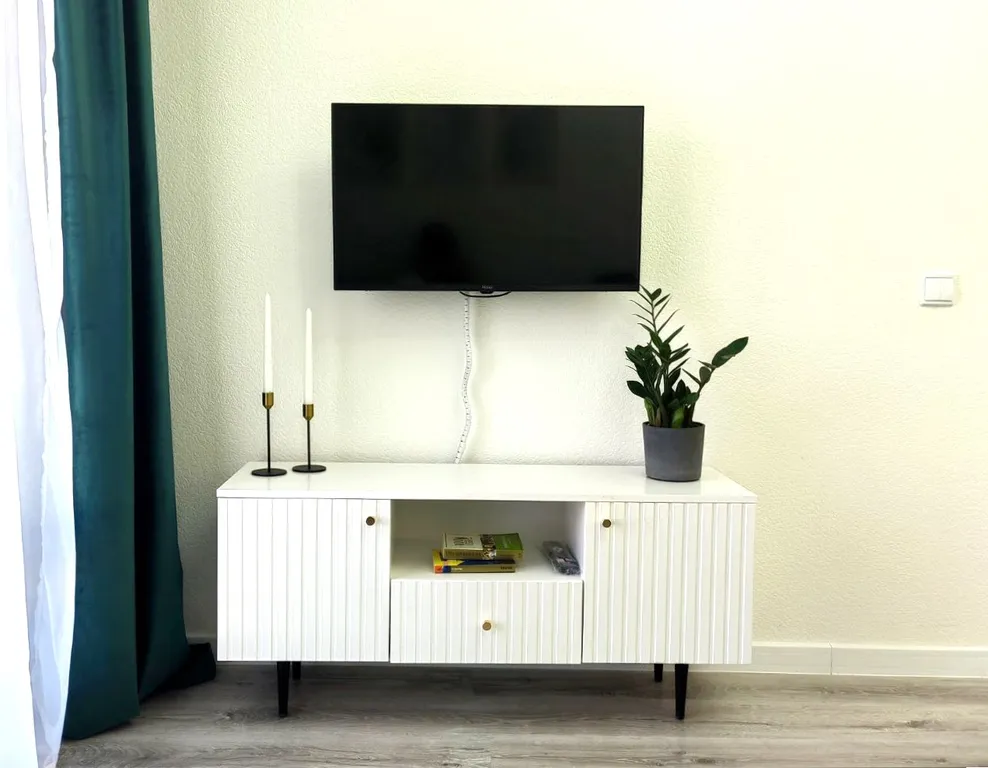 Современная красивая 1-комнатная квартира