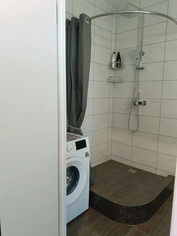 Уютная студия в новом доме с видом на Волгу