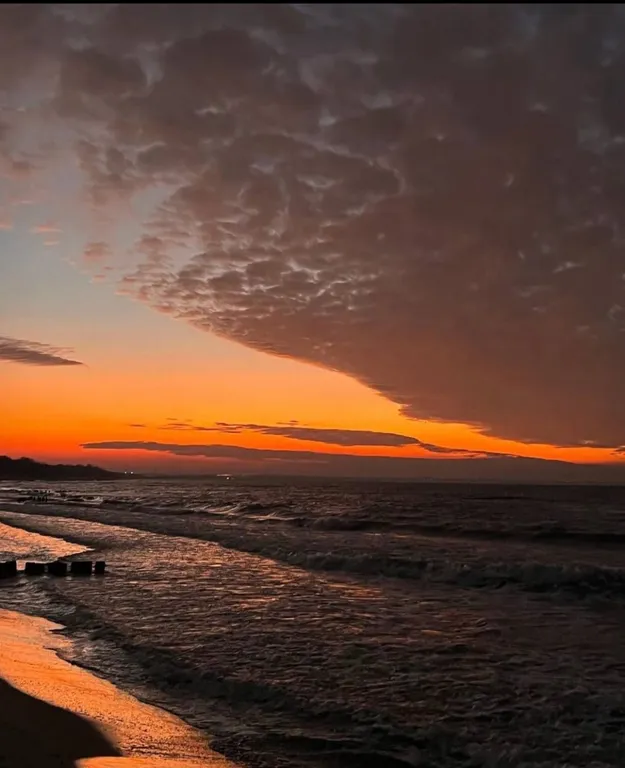 Двухкомнатная квартира на берегу моря