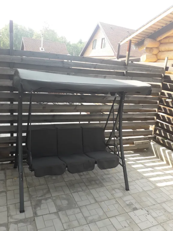 Шале у горной речки