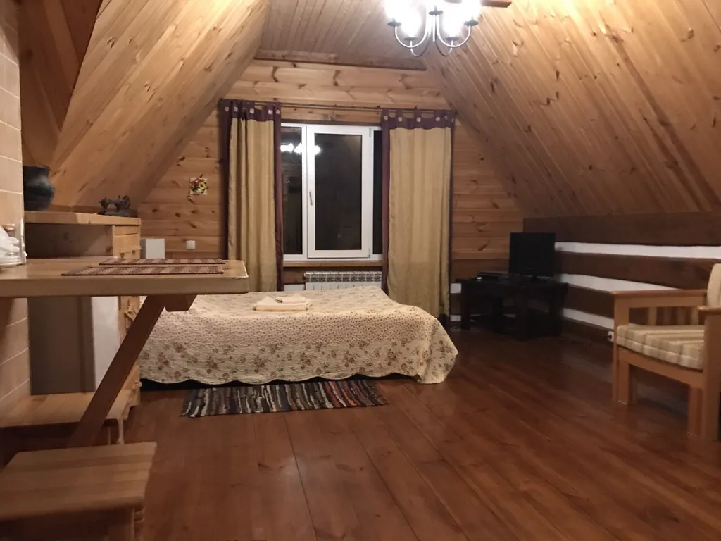 Квартира Уютный номер в гостинице сосновом лесу и на берегу озера — аренда посуточно в Браслав