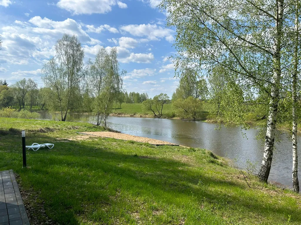 Дом на берегу водохранилища