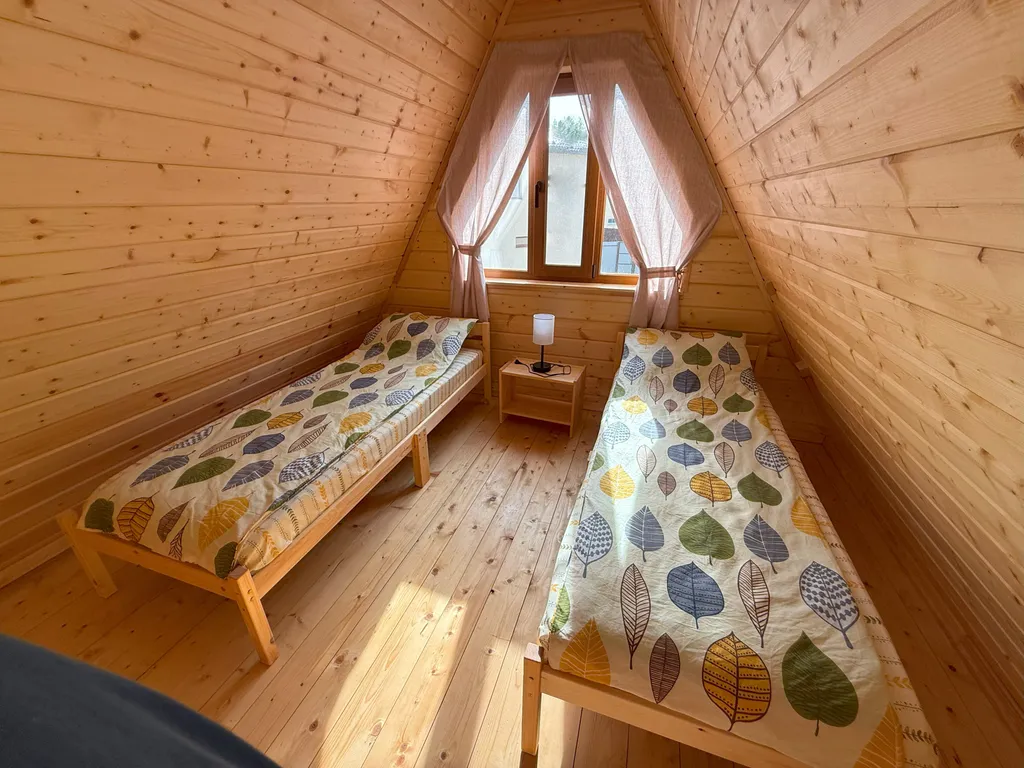 Дом шалаш 2-комнатный у леса