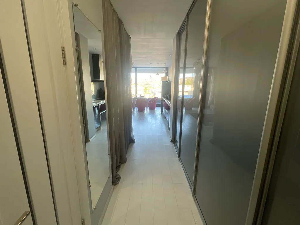 Апартамент с видом на море и горы