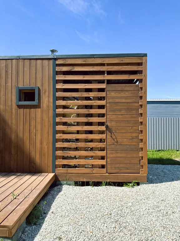 Уютный дом в лесу