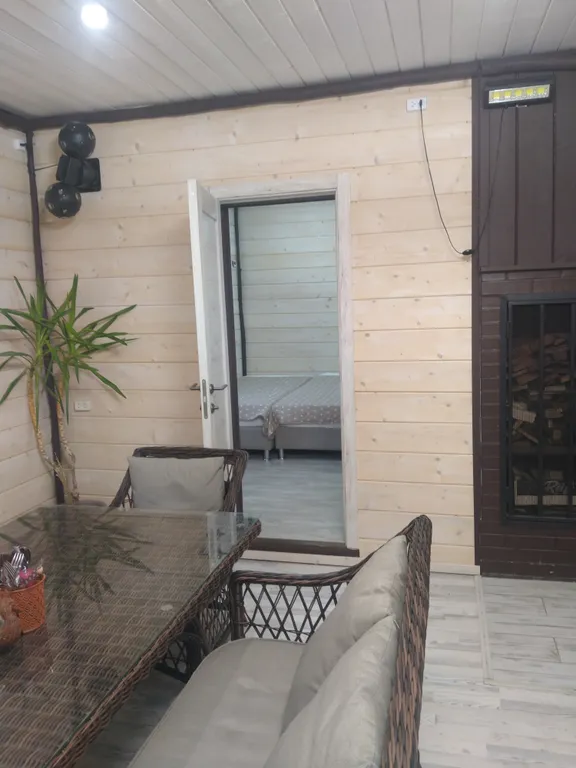 Домик с видом на лес