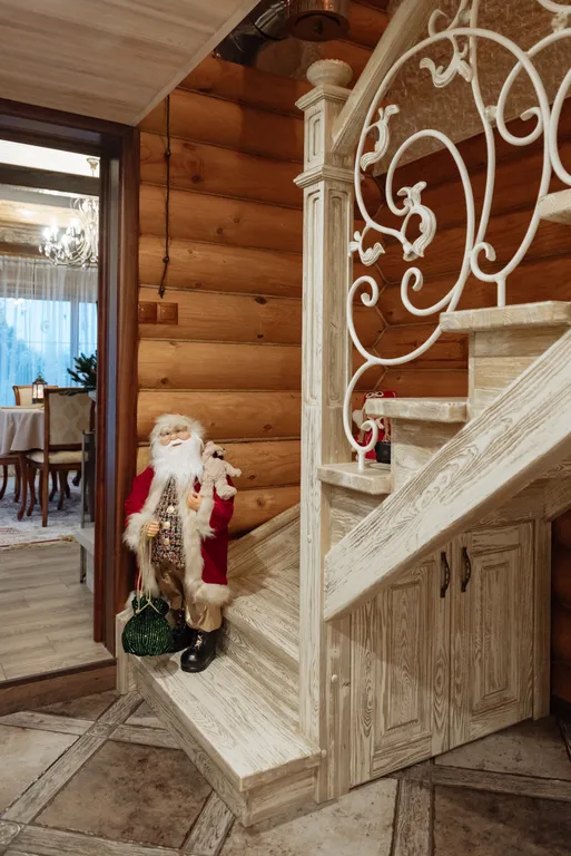 Уютный дом на берегу реки