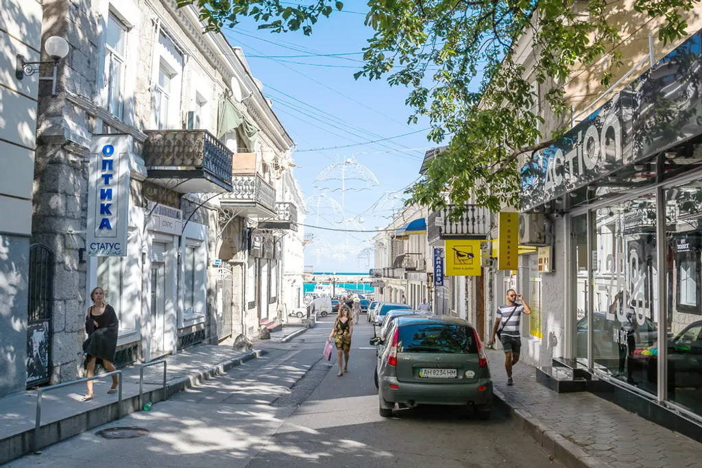 Уютная 1-комнатная квартира в центре Набережной Ялты